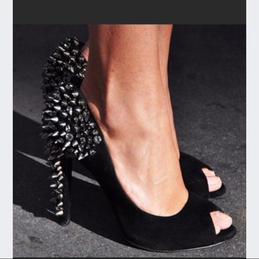 Sam Edelman Lorissa Spiked Heels Size 6!